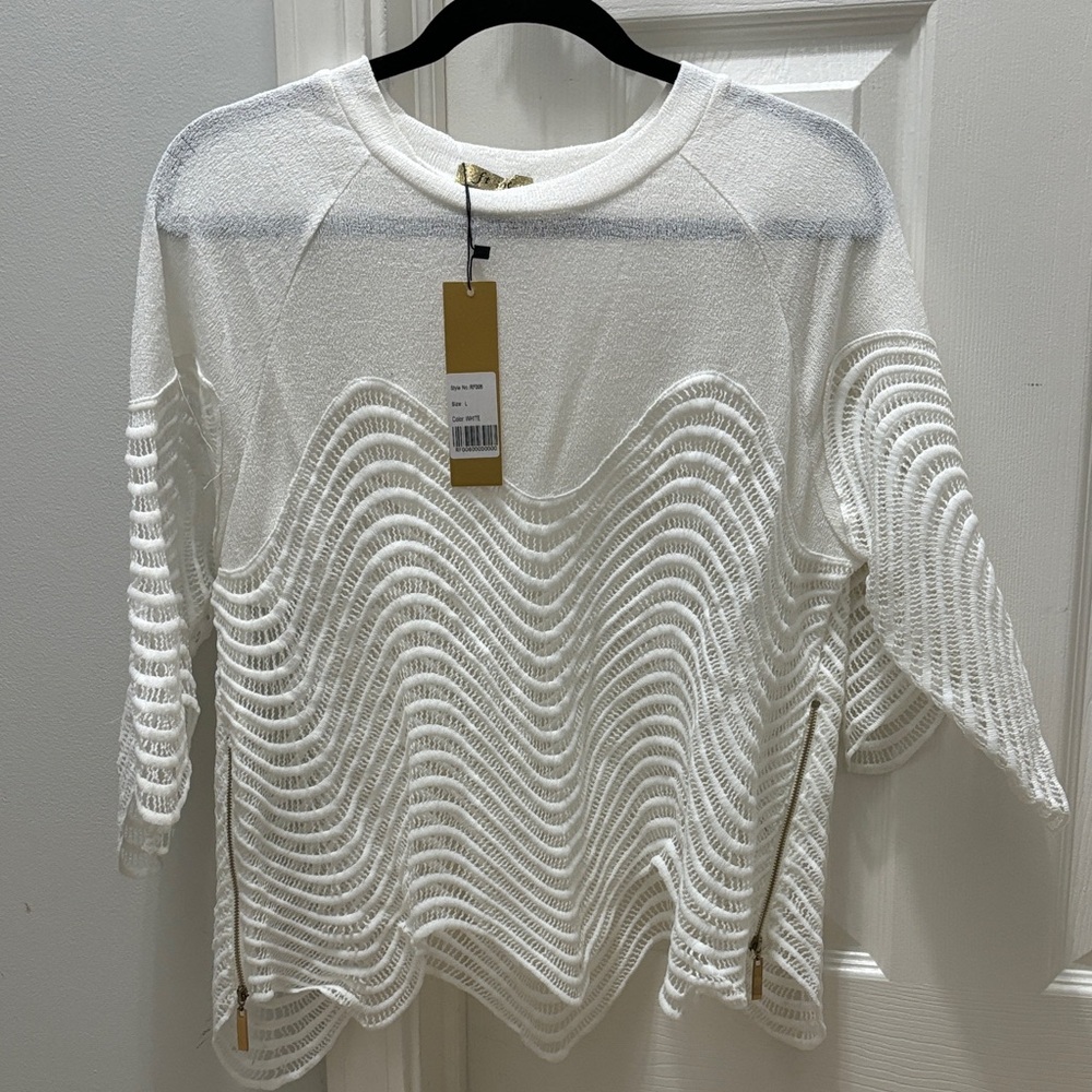 Elegant White Textured Blouse